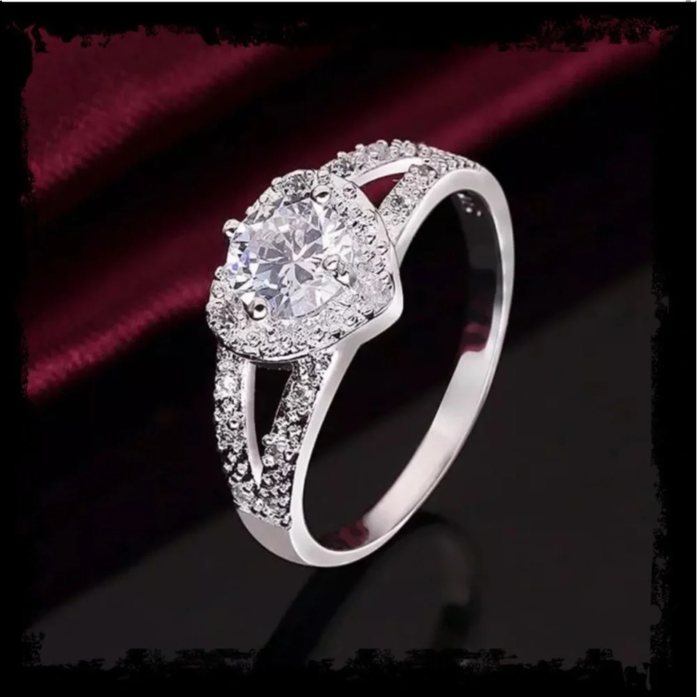 New S925 Sterling Silver Woman’s Elegant White Sapphire Heart Engagement Ring